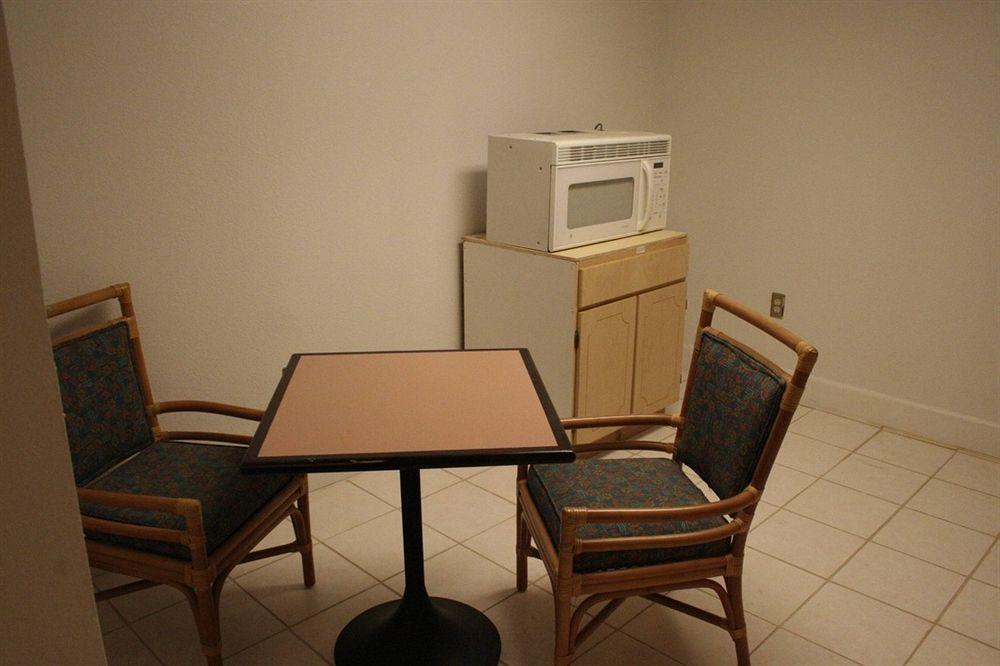 Budget Inn - Шарлът Екстериор снимка